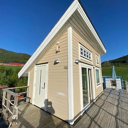 Апартаменти Minihus Med Drommeutsikt Til Sunnmorsalpene Aure  Екстер'єр фото