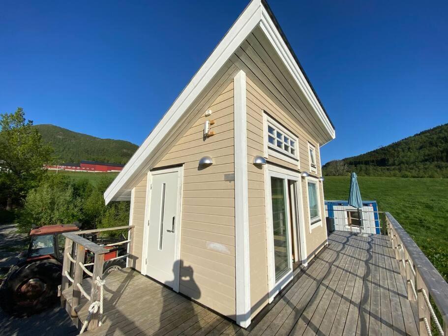 Апартаменти Minihus Med Drommeutsikt Til Sunnmorsalpene Aure  Екстер'єр фото