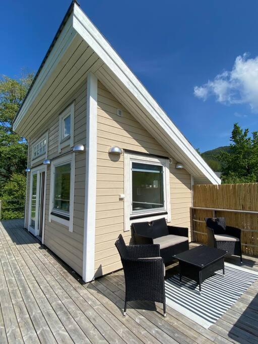 Апартаменти Minihus Med Drommeutsikt Til Sunnmorsalpene Aure  Екстер'єр фото