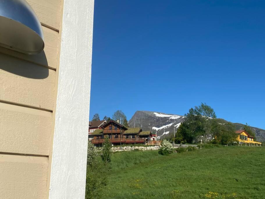 Апартаменти Minihus Med Drommeutsikt Til Sunnmorsalpene Aure  Екстер'єр фото